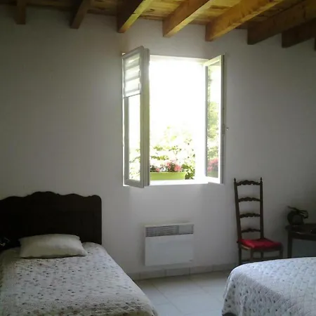 Holiday home Maison Renovee Avec Parc, Piscine Partagee Et Activites Pour Enfants - Draps Et Linge Offerts - Fr-1-489-324 Moulins (Allier)