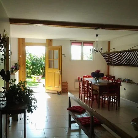 Holiday home Maison Renovee Avec Piscine Et Jardin A - Fr-1-489-324 Moulins (Allier)