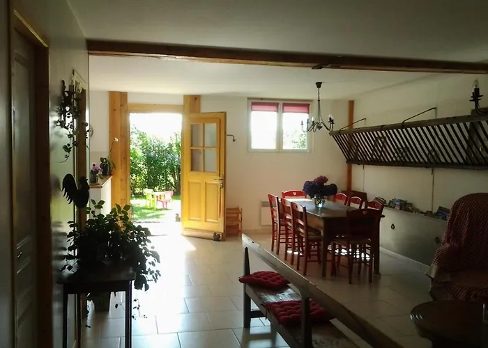 Holiday home Maison Renovee Avec Piscine Et Jardin A - Fr-1-489-324 Moulins (Allier)